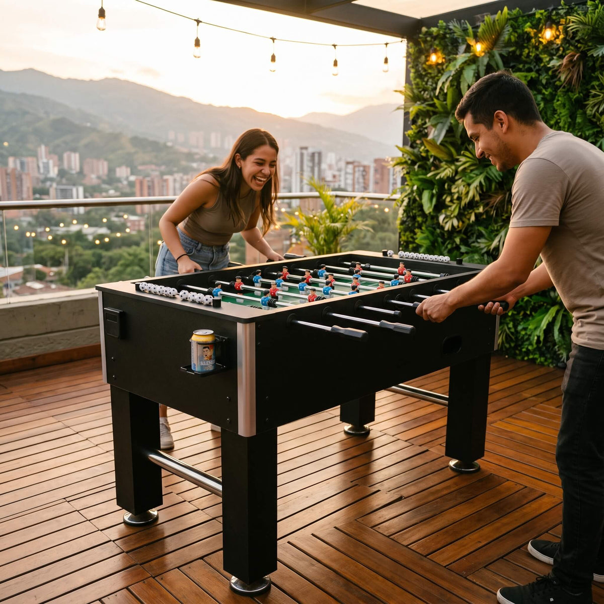 Mesa de futbolín profesional de alto tráfico con diseño contemporáneo para terraza Billares Excalibur Colombia
